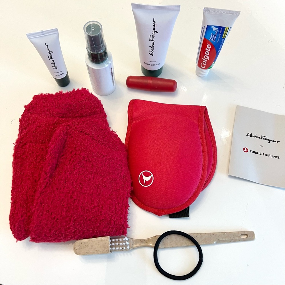 Salvatore Ferragamo for Turkish Airlines Amenity Kit - Magenta - Picture 3 of 3